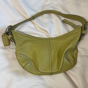 Coach y2k Olive Green Leather Shoulder Bag soft!!!